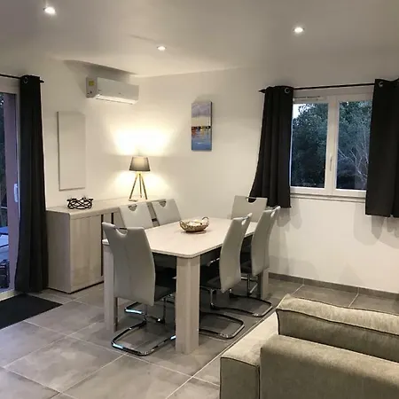 Mini-villas Celia A ボニファシオ