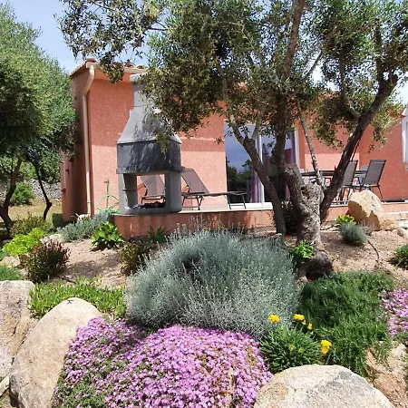 Mini-villas Celia A Feriehus *