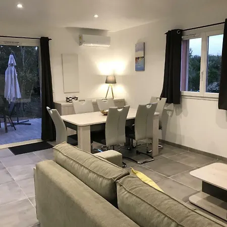 Semesterbostad Mini-villas Celia A *